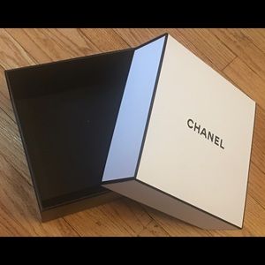Chanel white and black gift 🎁 box